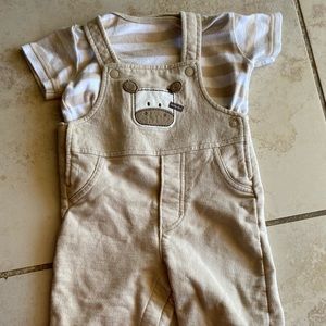 Carter’s Overall Outfit